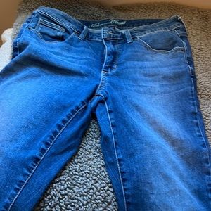 Worn once jeans. Universal thread. Target brand.  10/30S.  Mid rise skinny.